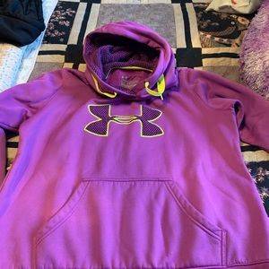 Women’s under armour hoodie size Large